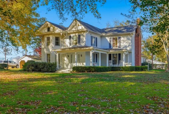 exterior photo of house